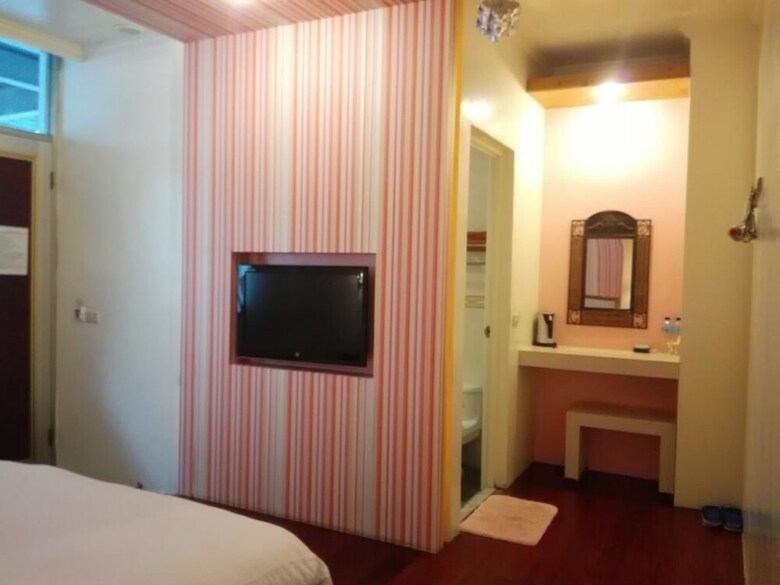 Cocos Hot Spring Hotel
