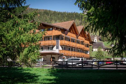 X Alp Hotel