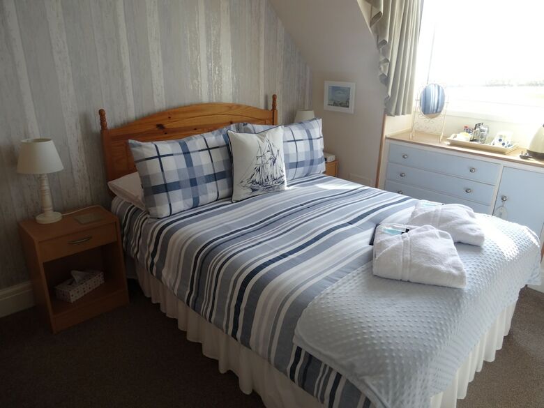 Rolling Waves Hotel - Guest House