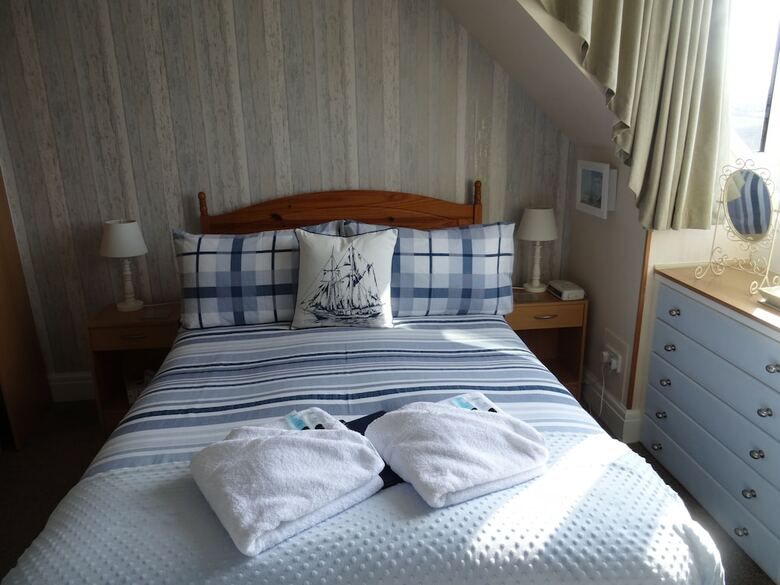 Rolling Waves Hotel - Guest House