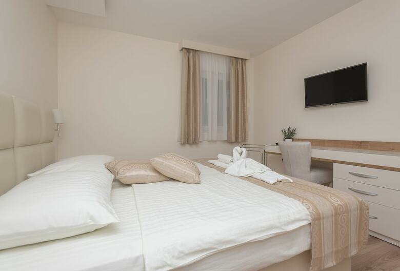 Apartments Leone