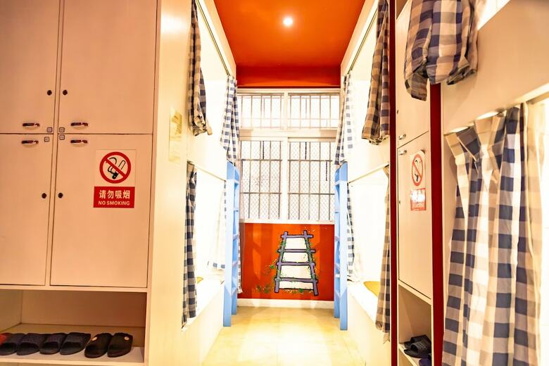 Hostal Shangrila Free Life Youth Hostel
