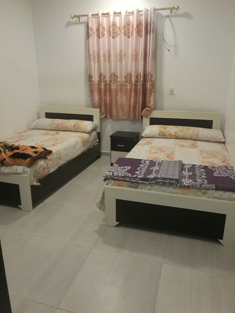 Hostal Queen Hostel