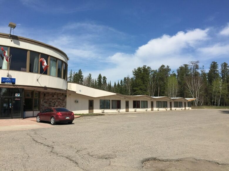 Falcon Lake Hotel