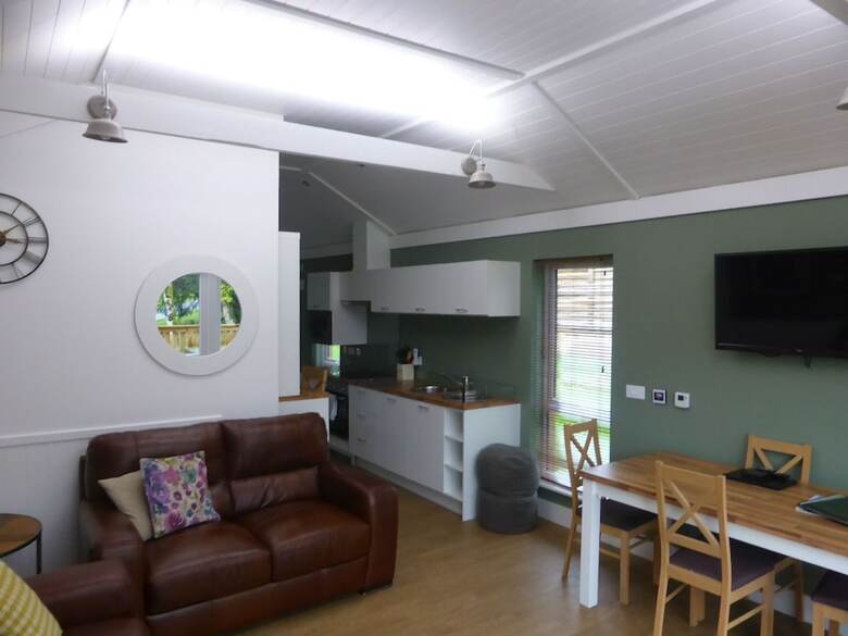 Squirrel Lodge 40 With Hot Tub, Newton Stewart