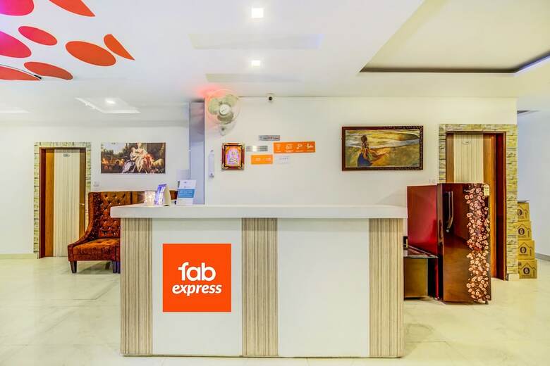 Hotel Fabexpress The First
