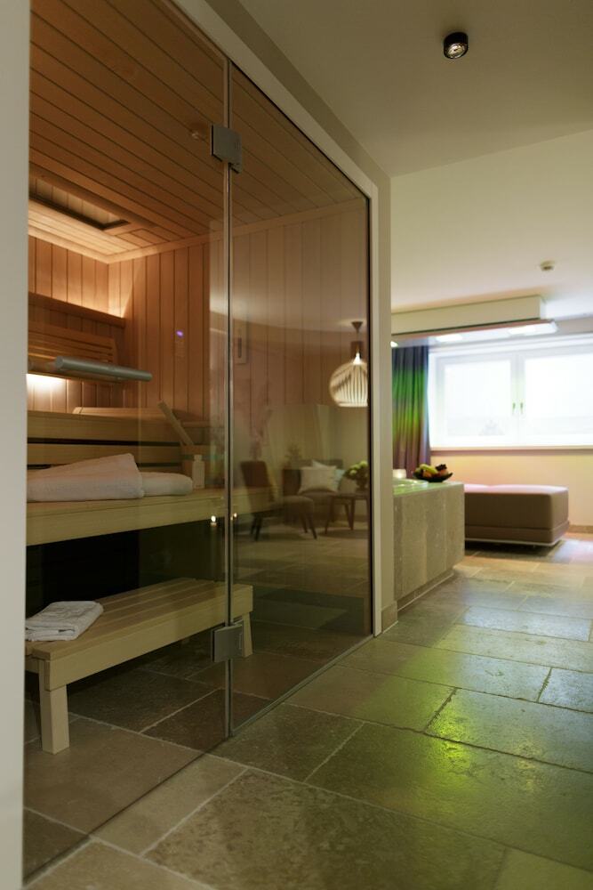 Hotel Aarnhoog Gmbh