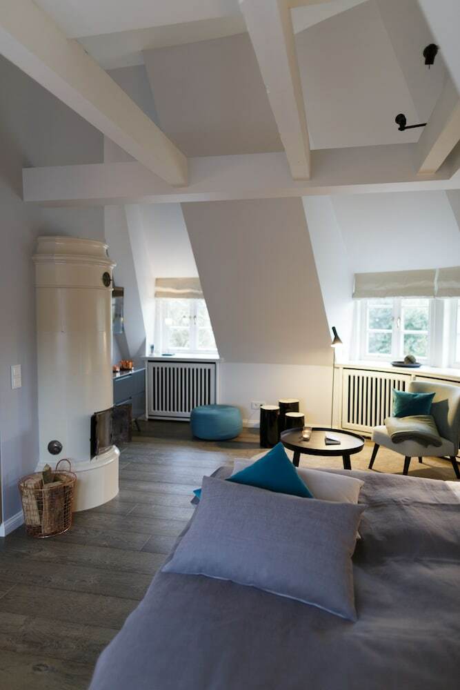 Hotel Aarnhoog Gmbh