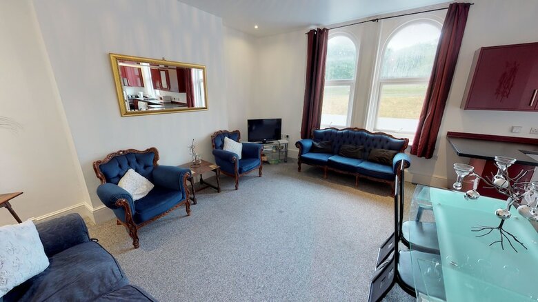 Spacious Apartment Sleeps 7