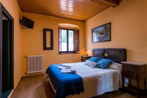 Hostal Pe�a Santa