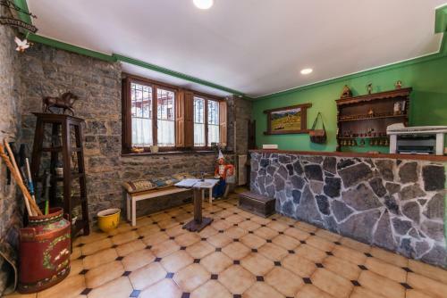 Hostal Pe�a Santa