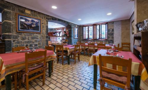 Hostal Pe�a Santa
