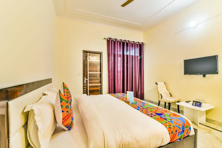 Fabhotel Laxmi Residency