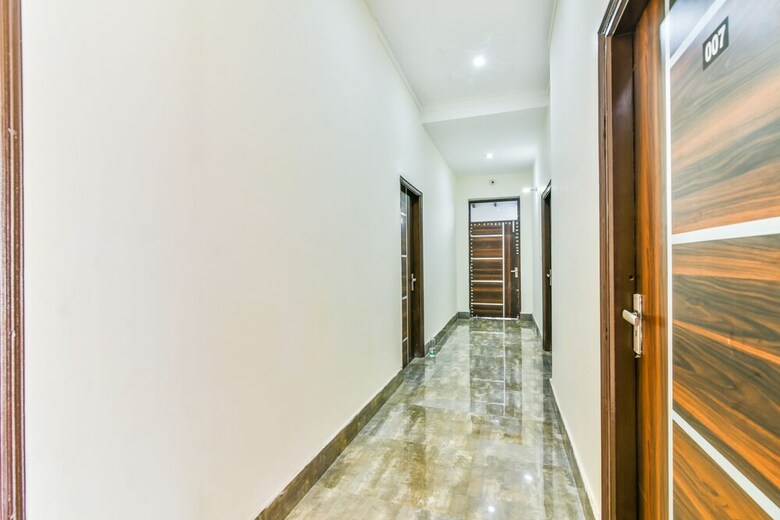 Fabhotel Laxmi Residency