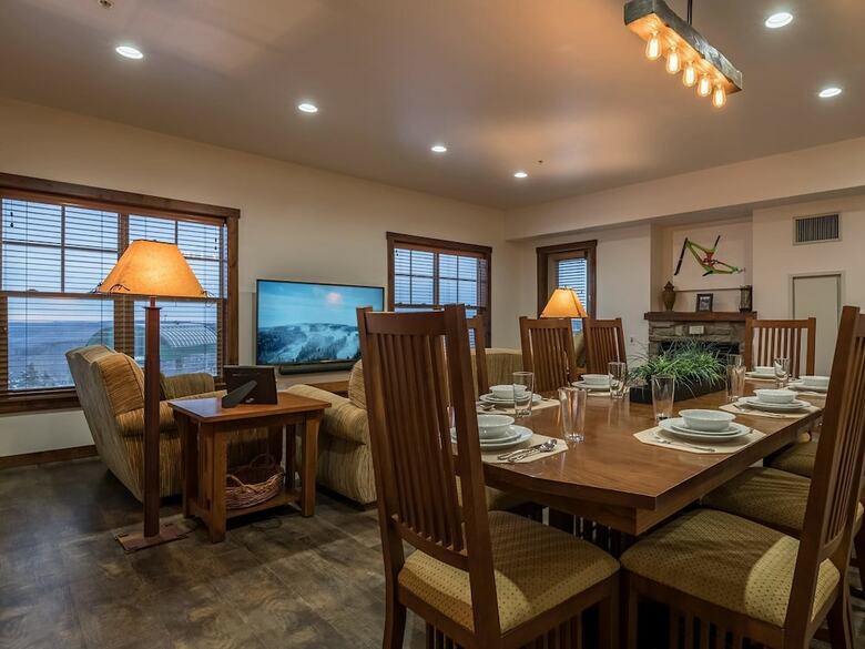 3 Br: Soaring Eagle 201