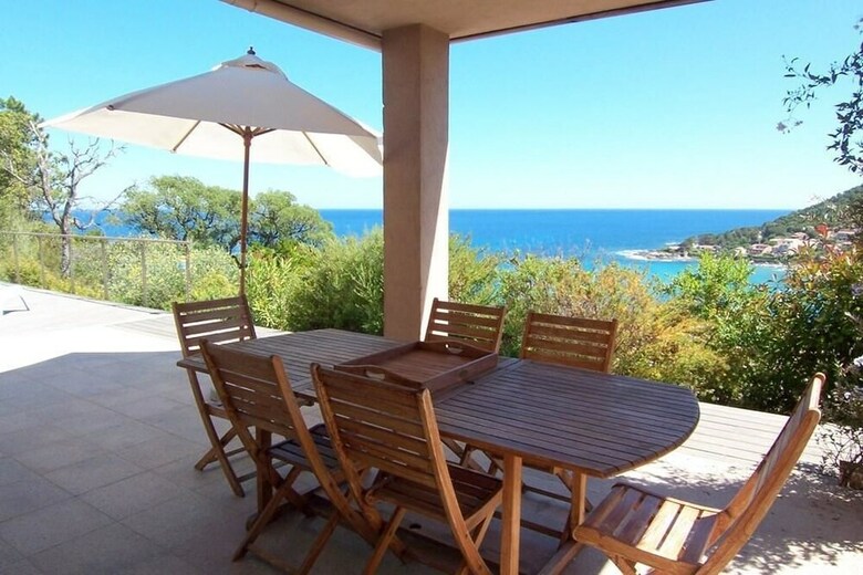 Villa Colomba - Front Of The Sea- 4