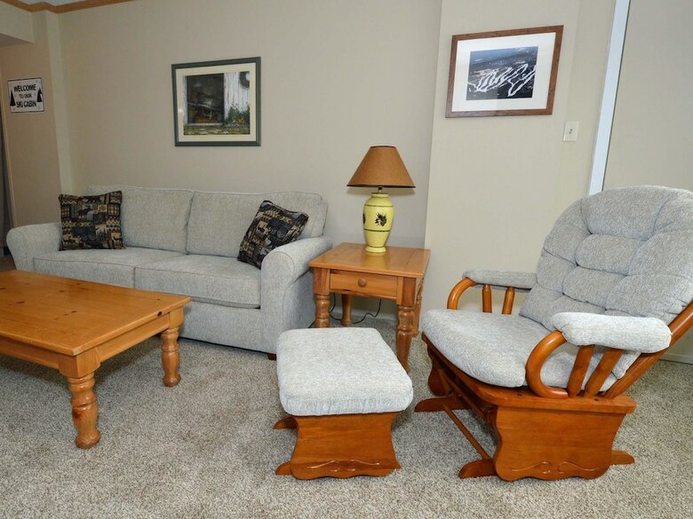 2 Br: Silvercreek 1215