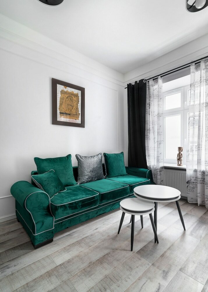 Old Praga Metro Apartment
