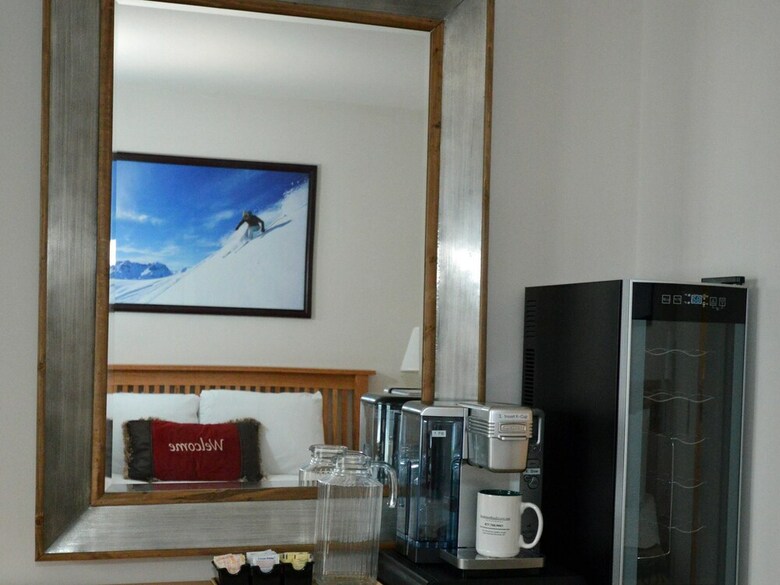 1 Studio: Expedition Station 120