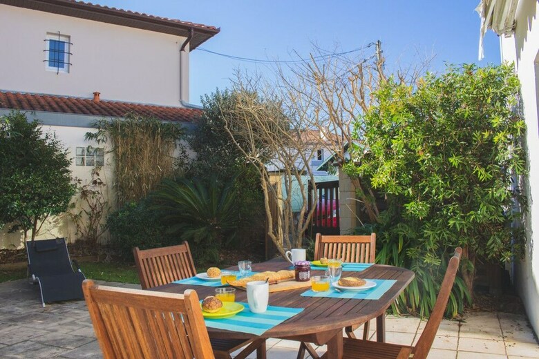 Large Apartment Saint Martin District