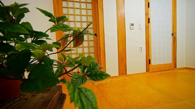 Hotel Hanok Midam