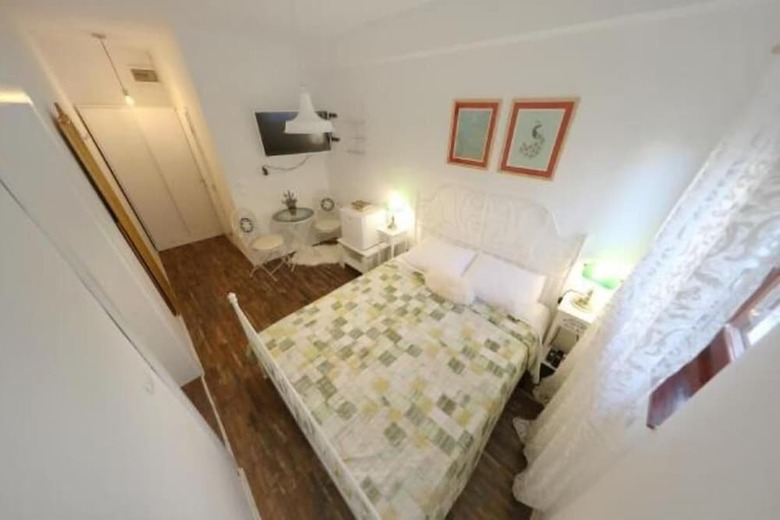 Ina Apartments