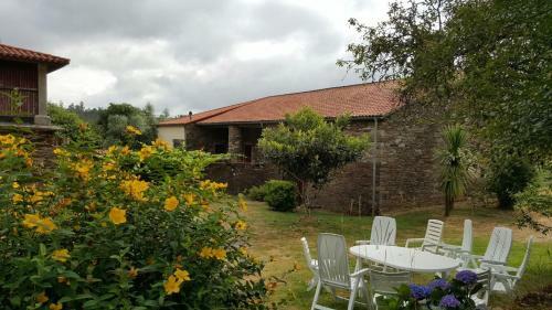 Hostal A Pena De Augasantas