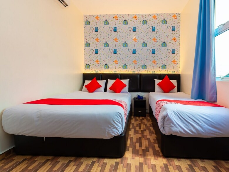 Oyo 743 Gold City Hotel