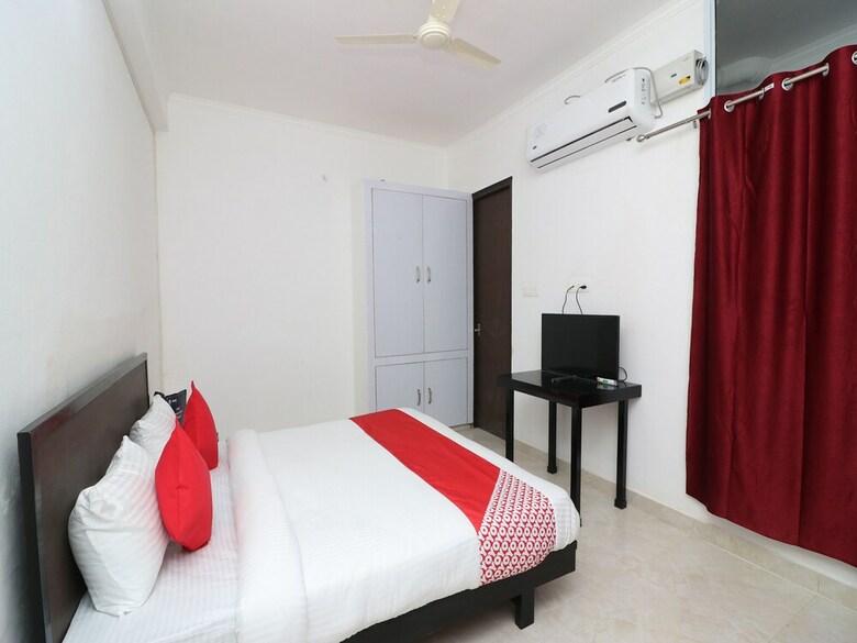 Hotel Oyo 24673 The Shivaay Aiims