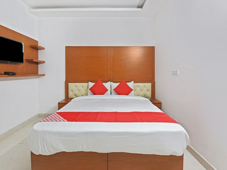 Hotel Oyo 19525 Rg Corporate Suites