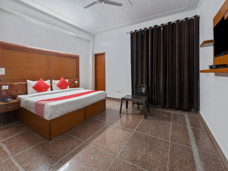 Hotel Oyo 19525 Rg Corporate Suites