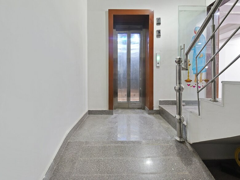 Hotel Oyo 19525 Rg Corporate Suites