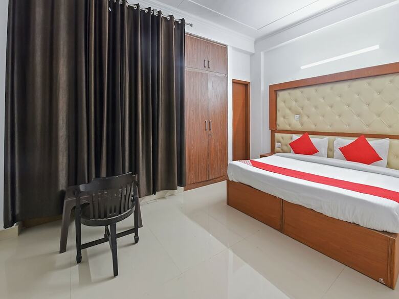Hotel Oyo 19525 Rg Corporate Suites