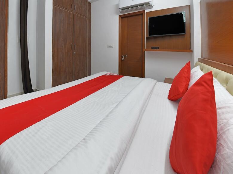 Hotel Oyo 19525 Rg Corporate Suites