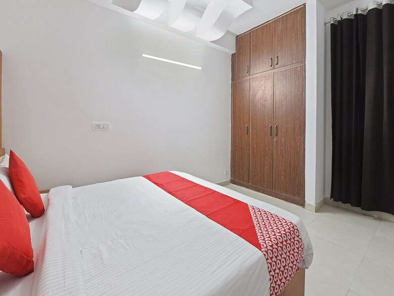 Hotel Oyo 19525 Rg Corporate Suites