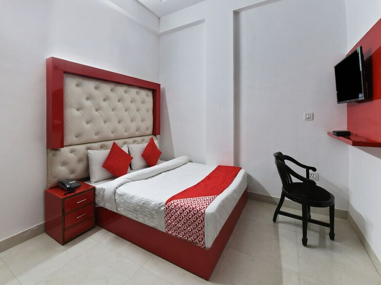 Hotel Oyo 19525 Rg Corporate Suites