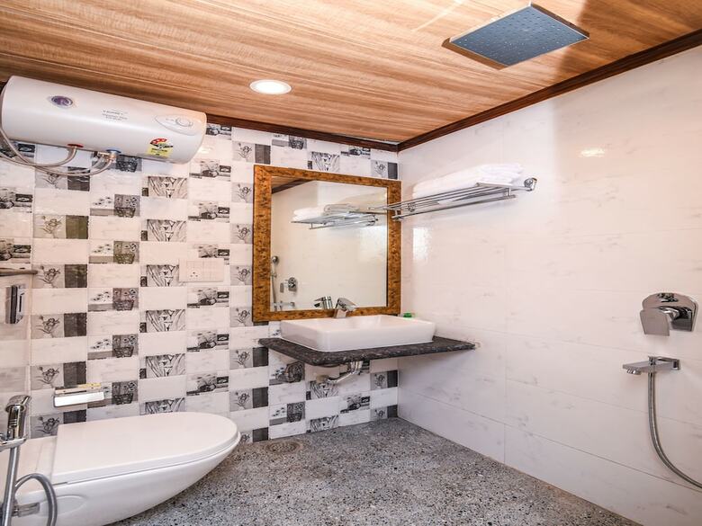 Hotel Oyo 14896 City Galaxy Inn