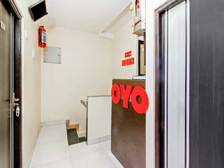 Oyo 24416 The United Hotel