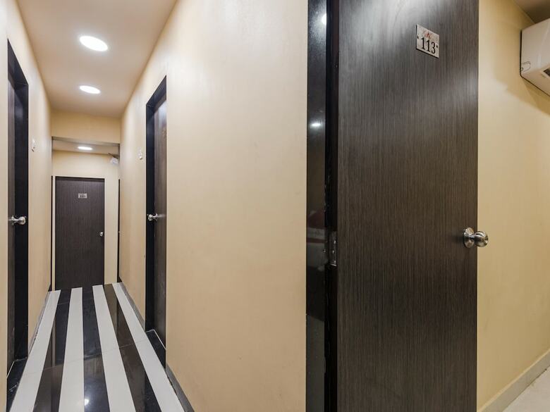 Oyo 5661 Hotel Ak Palace