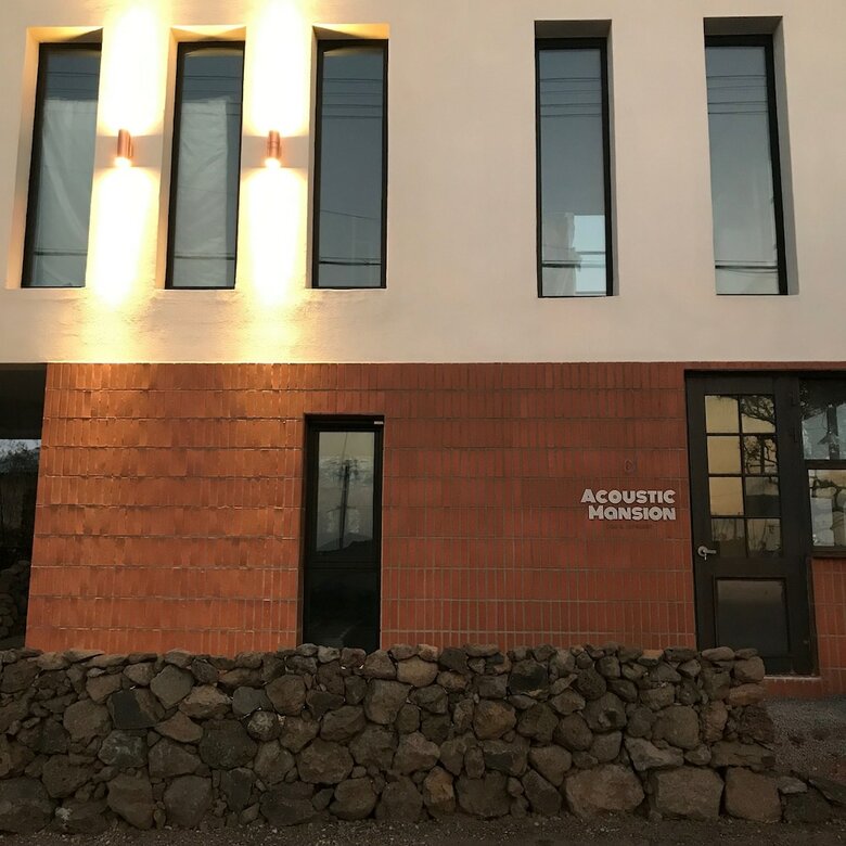 Pension Acoustic Mansion