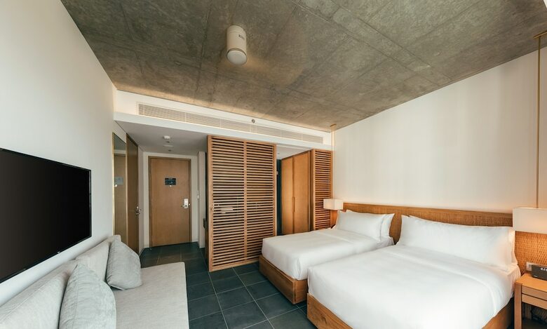 Chicland Hotel