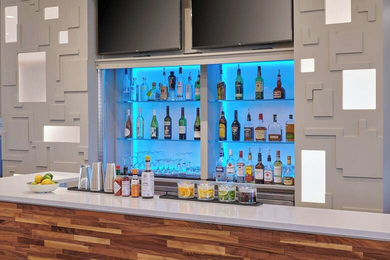 Hotel Courtyard By Marriott Petoskey At Victories Square