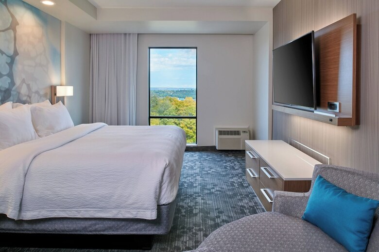 Hotel Courtyard By Marriott Petoskey At Victories Square