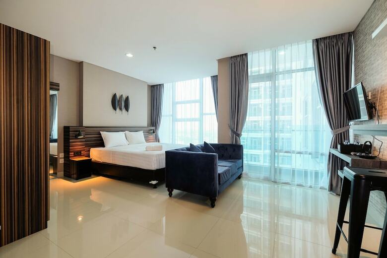Spacious And Artsy Studio Apartment At Brooklyn Alam Sutera