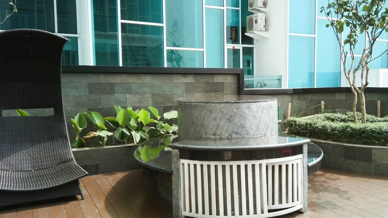 Spacious And Artsy Studio Apartment At Brooklyn Alam Sutera