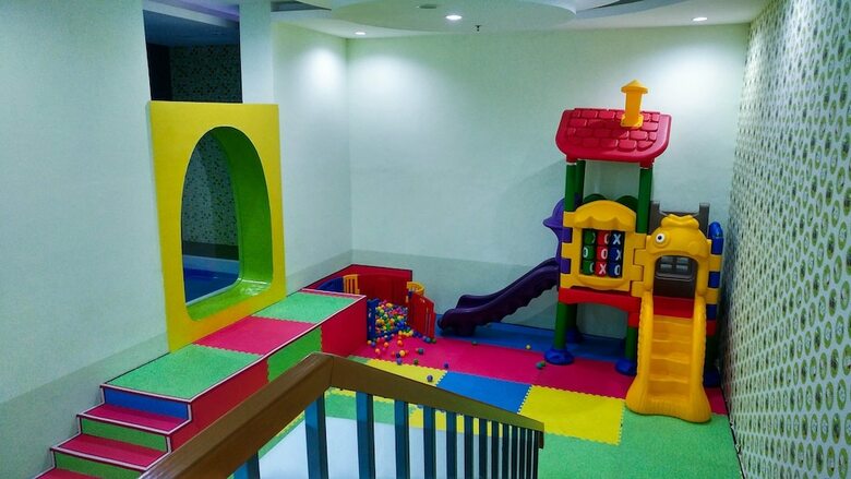 Spacious And Artsy Studio Apartment At Brooklyn Alam Sutera