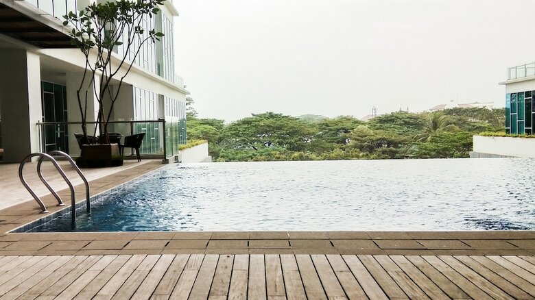 Spacious And Artsy Studio Apartment At Brooklyn Alam Sutera