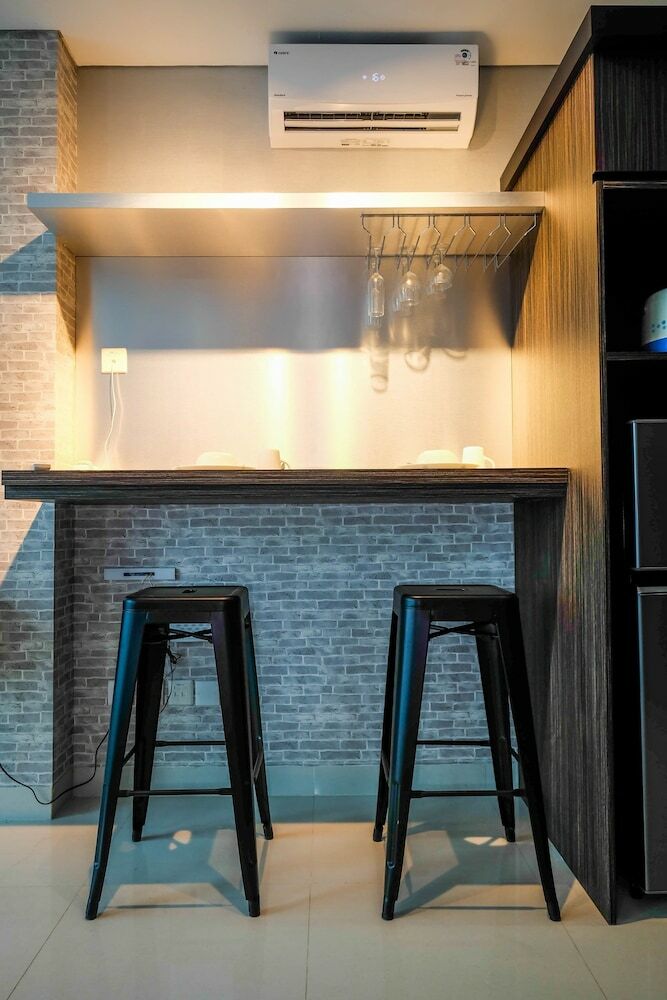 Spacious And Artsy Studio Apartment At Brooklyn Alam Sutera