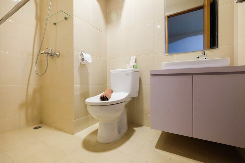 Bright And Stylish 1br The Oasis Apartment Cikarang