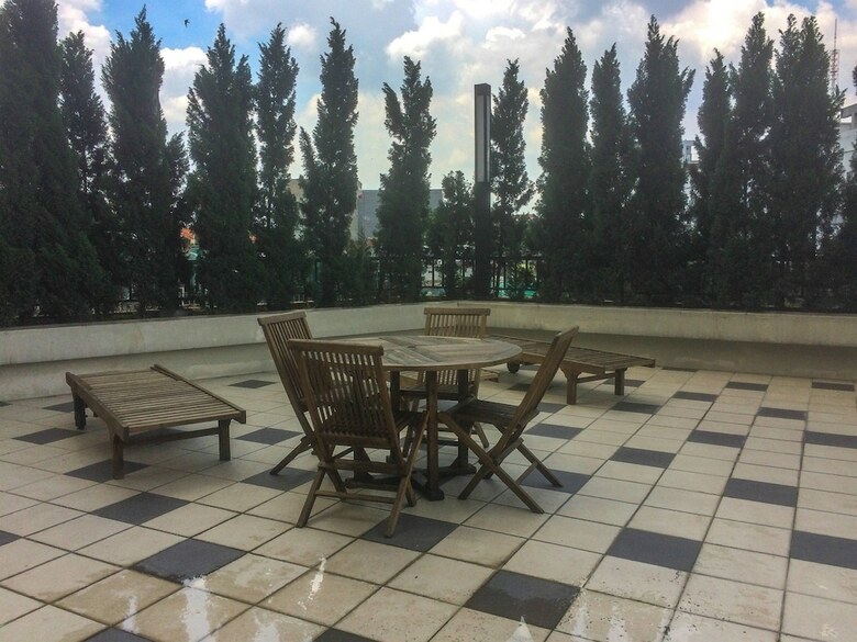 Mahogany Suites Studio Room The Oasis Apartment Cikarang